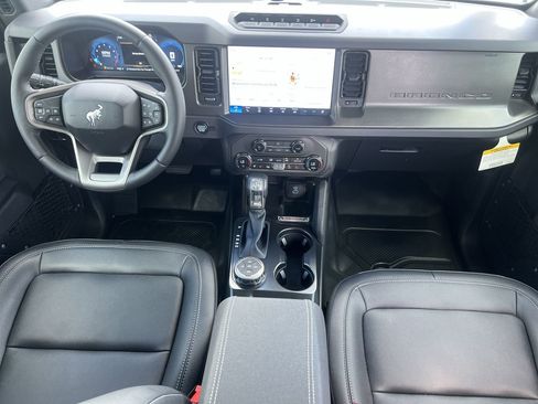 New 2025 Ford Bronco Badlands image 12