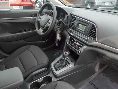 Used 2018 Hyundai Elantra SE image 14