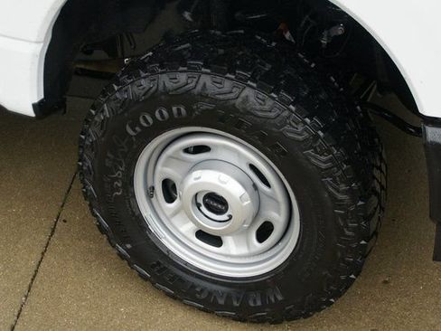 New 2026 Ford F250 XL w/ XL Off-Road Package image 8