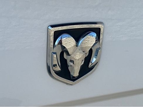 Used 2018 RAM 1500 Express RWD image 22