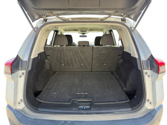 Used 2022 Nissan Rogue SV FWD image 23