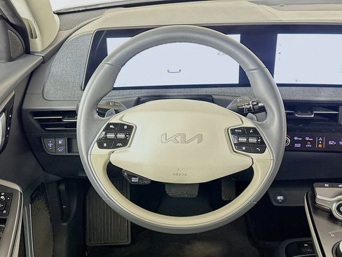 Used 2023 Kia EV6 Wind image 18