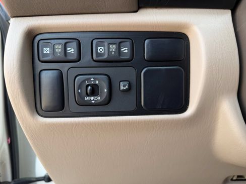Used 2001 Lexus LX 470 4WD image 30