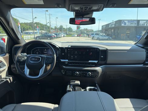 Used 2025 GMC Sierra 1500 SLT w/ SLT Premium Plus Package AWD/4WD image 15