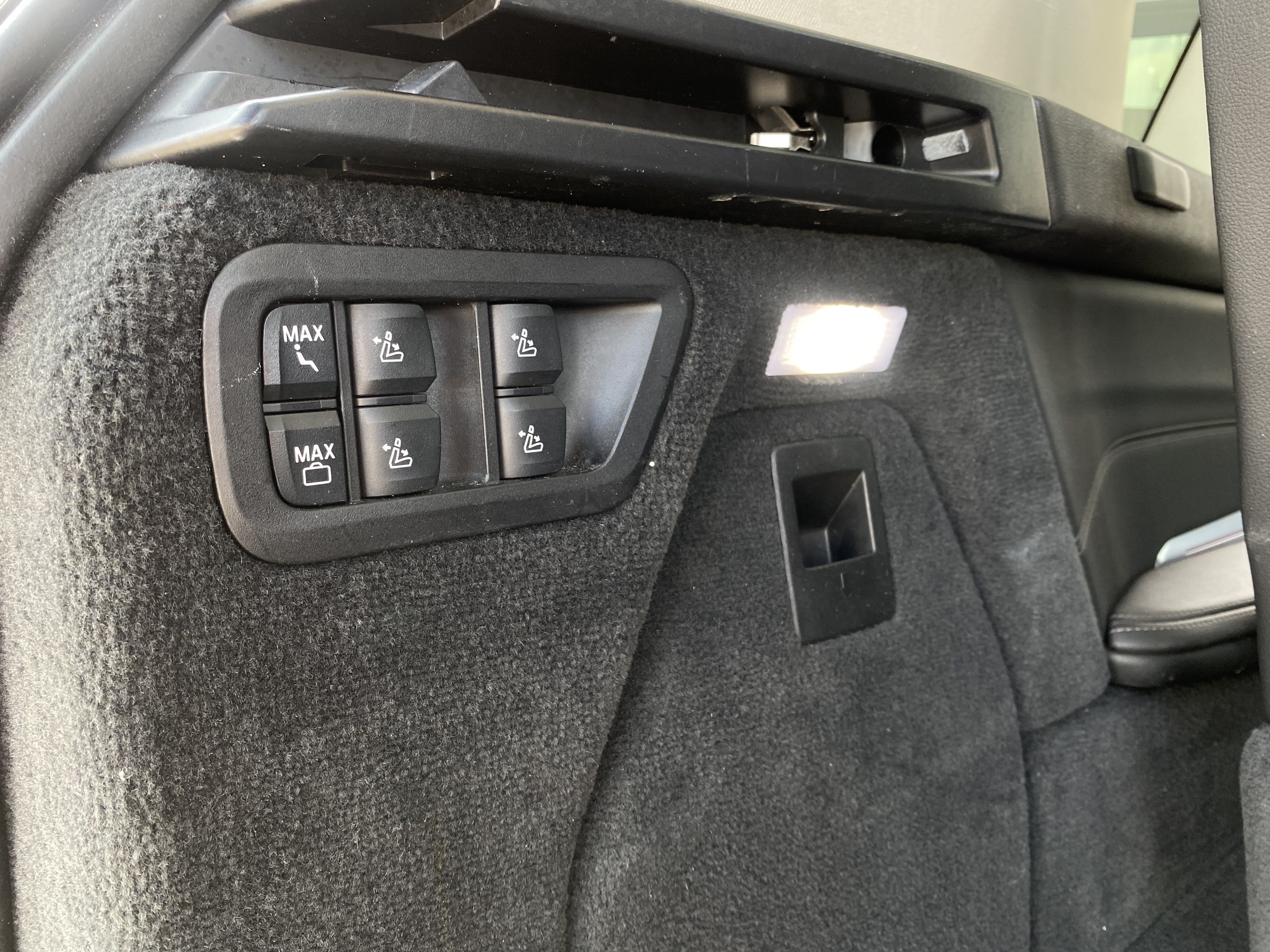 Used 2021 BMW X7 xDrive40i w/ Cold Weather Package AWD/4WD image 20