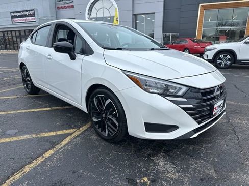 Used 2024 Nissan Versa SR image 2