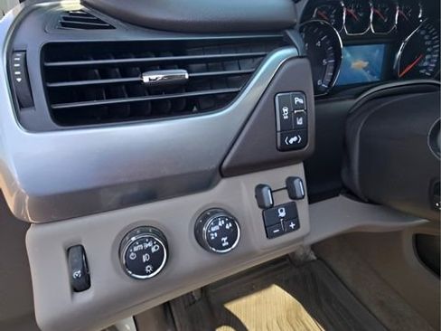 Used 2015 Chevrolet Tahoe LTZ AWD/4WD image 9