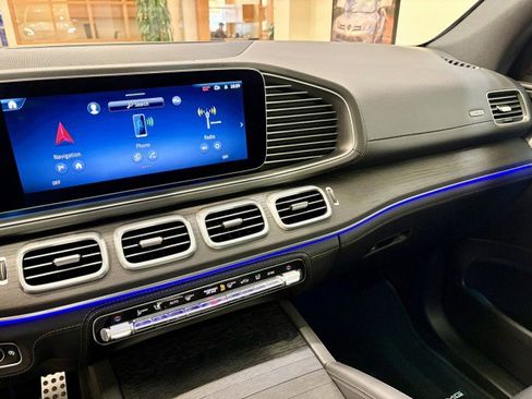 New 2026 Mercedes-Benz GLS 580 4MATIC image 19