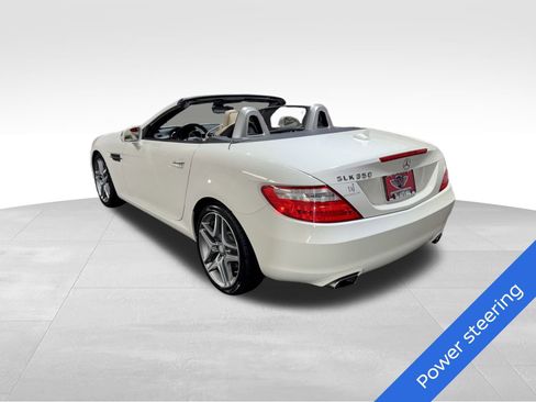 Used 2013 Mercedes-Benz SLK 350 w/ Multimedia Pkg image 6