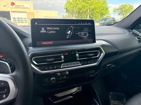 Used 2023 BMW X4 xDrive30i w/ M Sport Package AWD/4WD image 15