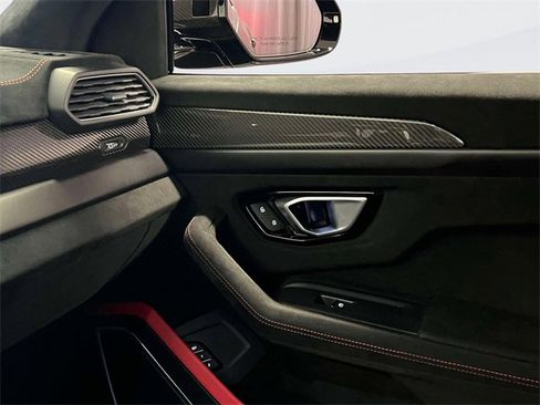 Used 2023 Lamborghini Urus Performante image 33