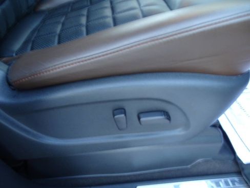 Used 2017 Nissan Titan Platinum Reserve image 49