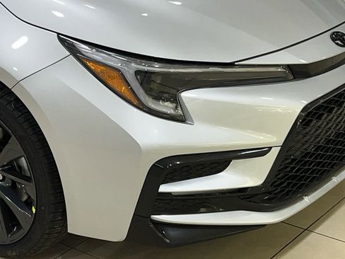 New 2026 Toyota Corolla SE image 2