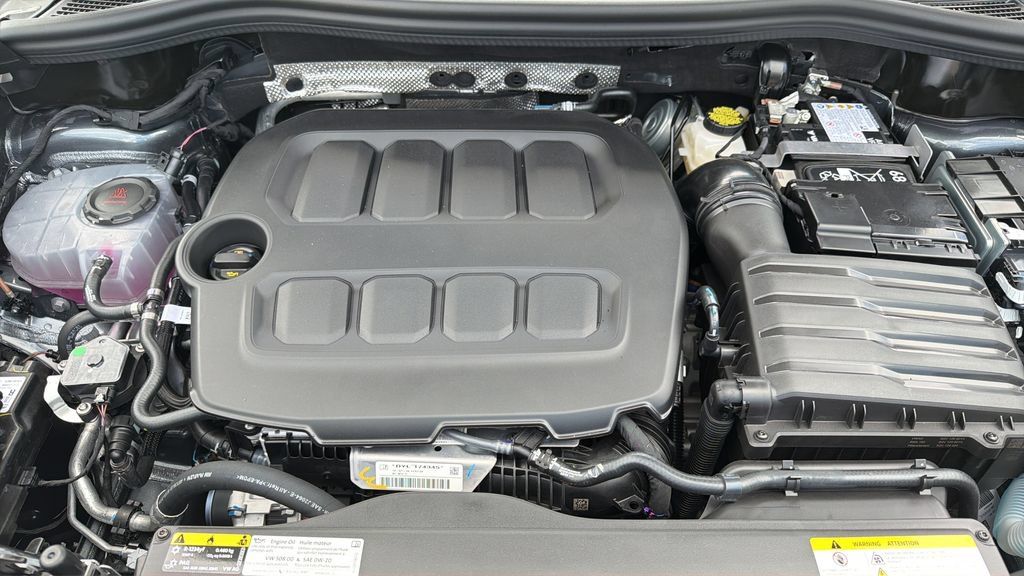 New 2026 Volkswagen Tiguan SE R-Line FWD image 34