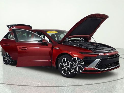 Used 2025 Hyundai Sonata SEL FWD image 8