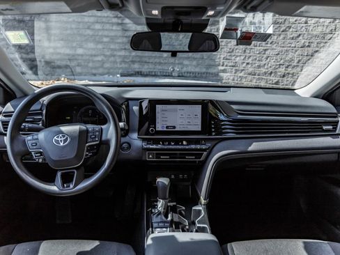 Used 2025 Toyota Camry LE image 24