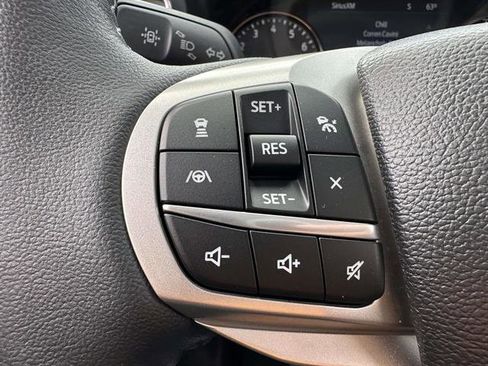 Used 2023 Ford Explorer XLT w/ Equipment Group 202A AWD/4WD image 16