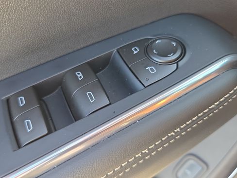 Used 2026 GMC Acadia Elevation w/ Elevation Premium Package FWD image 27