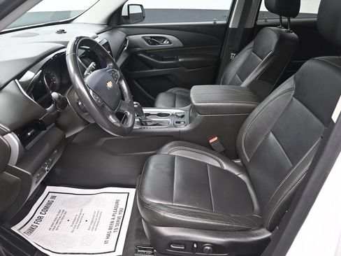 Used 2020 Chevrolet Traverse LT w/ LT Premium Package FWD image 14