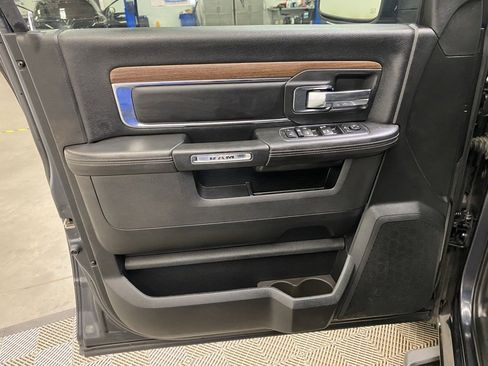 Used 2018 RAM 1500 Laramie image 21