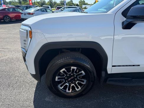 Used 2026 GMC Sierra EV Elevation AWD/4WD image 11