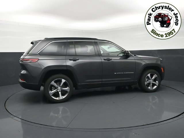 New 2026 Jeep Grand Cherokee Limited w/ Luxury Tech Group II AWD/4WD image 6