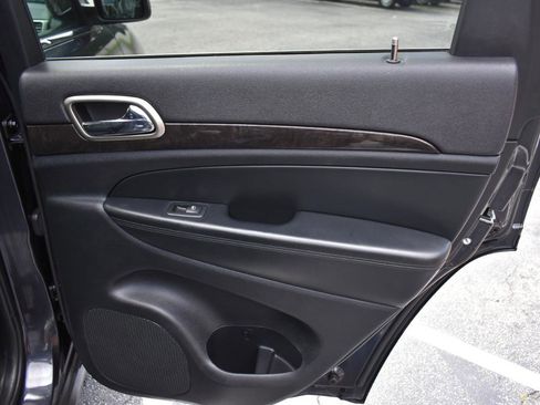 Used 2013 Jeep Grand Cherokee Altitude RWD image 36