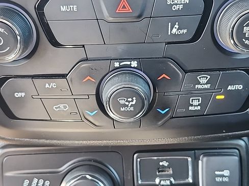 Certified 2021 Jeep Renegade Sport AWD/4WD image 8