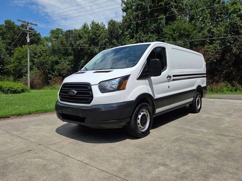 Used 2019 Ford Transit 250 130 Low Roof RWD image 1