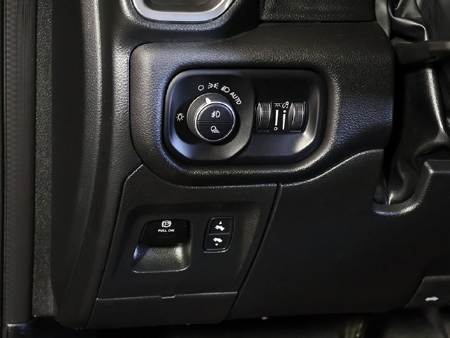 Used 2023 RAM 1500 Laramie AWD/4WD image 27