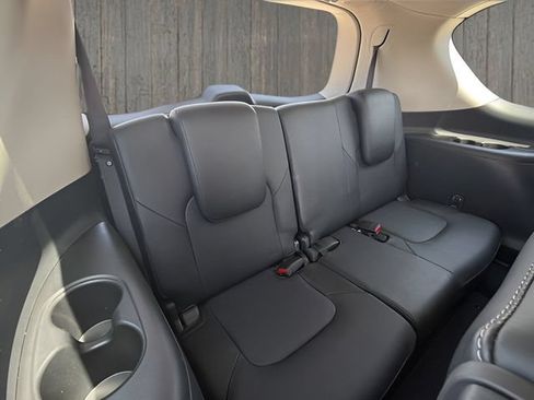 Used 2017 INFINITI QX80 4WD image 13