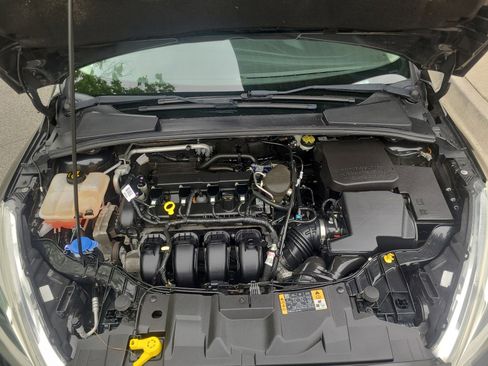 Used 2015 Ford Focus Titanium FWD image 9