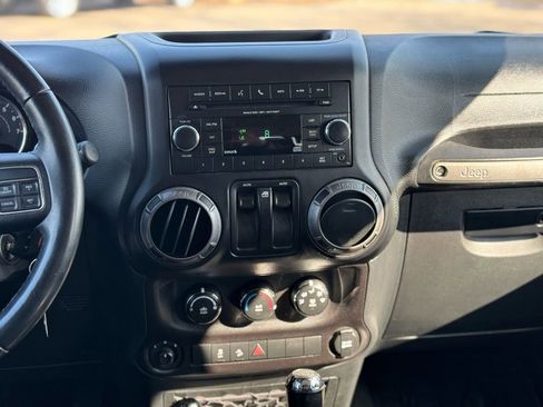 Used 2017 Jeep Wrangler Sport image 14