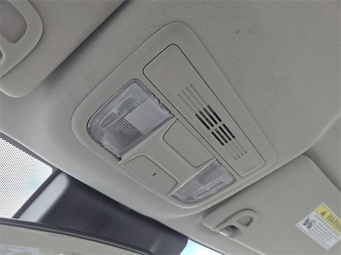 Used 2021 Honda Insight EX image 17