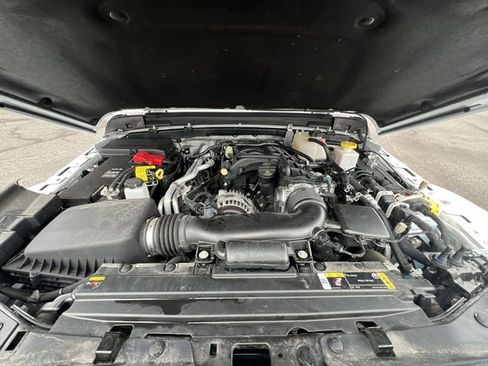 Used 2025 Jeep Gladiator Sport AWD/4WD image 21