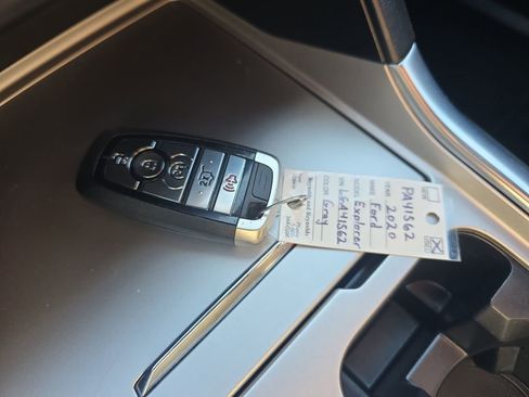 Used 2020 Ford Explorer XLT w/ Equipment Group 202A image 38