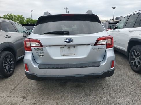 Used 2017 Subaru Outback 2.5i Limited AWD/4WD image 8