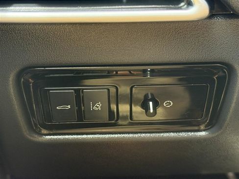 Used 2018 Jaguar XE S AWD/4WD image 58