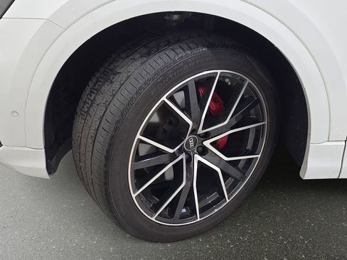 Used 2022 Audi Q8 Premium Plus w/ Premium Plus Package image 34