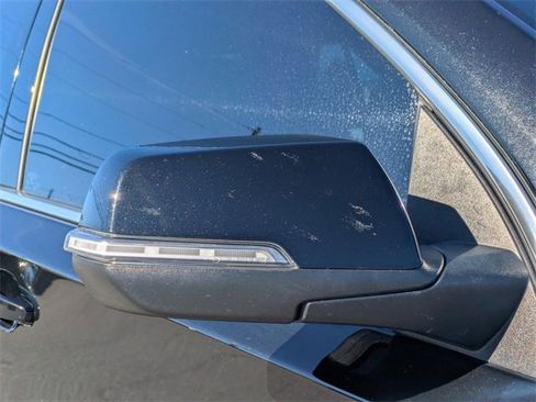 Used 2023 Chevrolet Traverse LT image 13