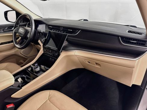 Certified 2021 Jeep Grand Cherokee L Limited AWD/4WD image 40