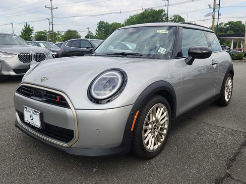 Used 2025 MINI Cooper S FWD image 3