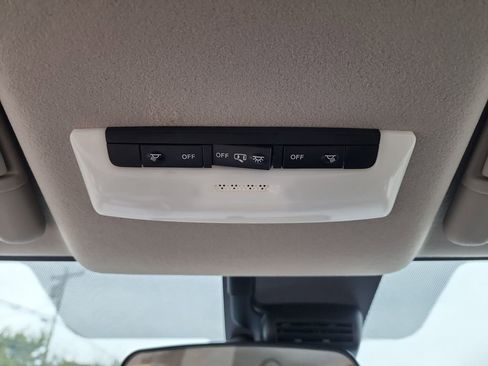 Used 2021 Nissan Versa S image 34