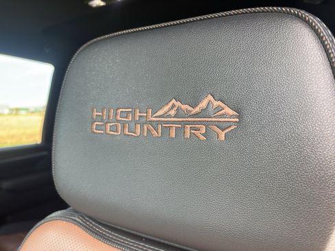 Used 2025 Chevrolet Silverado 3500 High Country w/ Technology Package AWD/4WD image 15