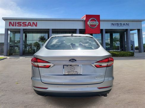 Used 2020 Ford Fusion SE image 5