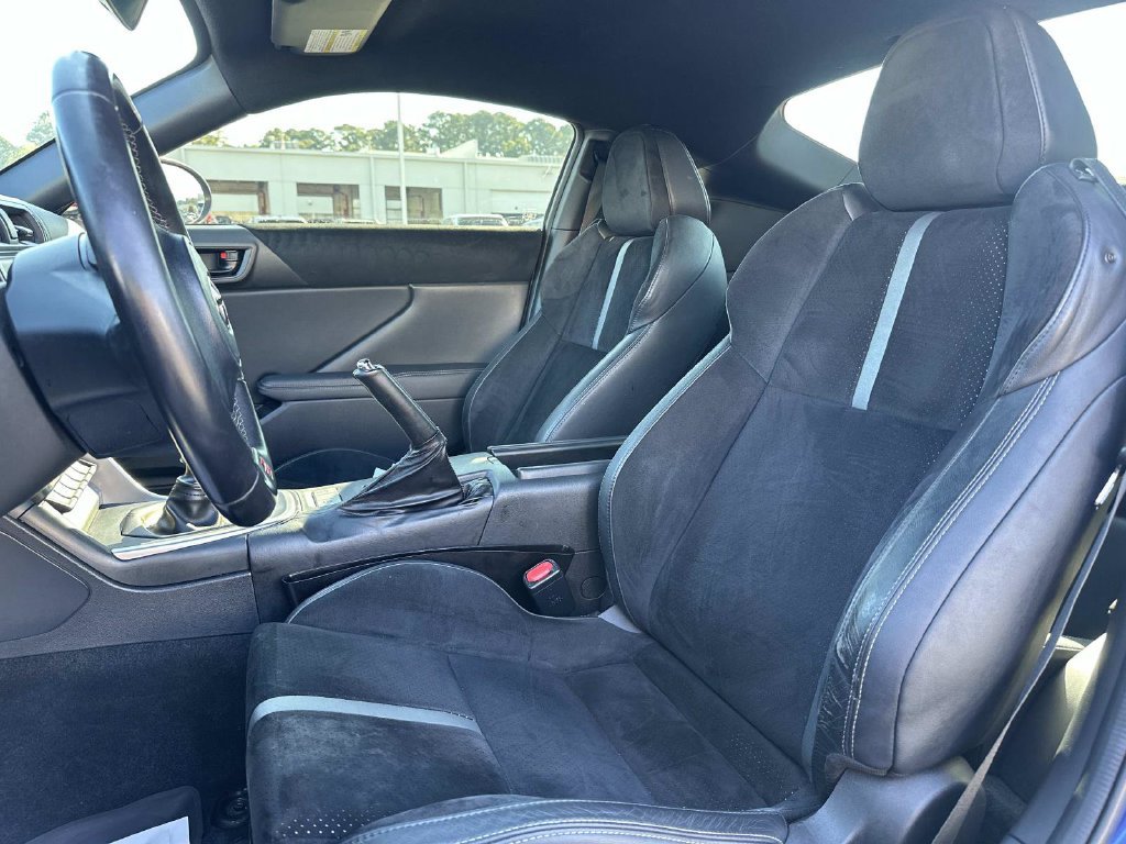 Used 2023 Toyota GR86 Premium RWD image 17