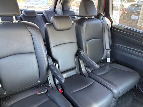 Used 2025 Honda Odyssey Sport-L image 18