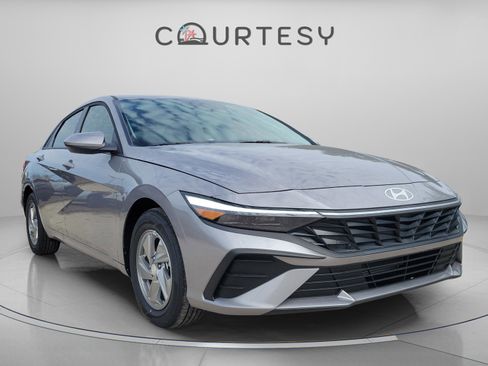 New 2026 Hyundai Elantra SE image 5