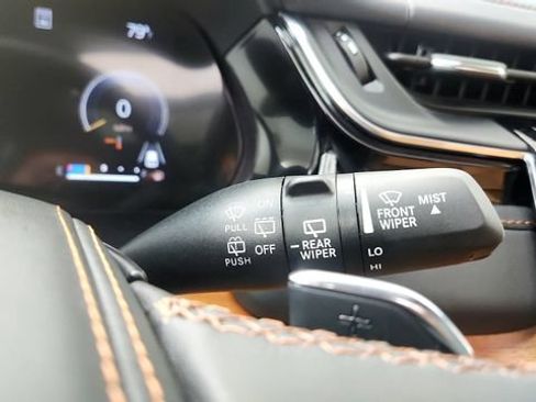 Used 2023 Jeep Grand Cherokee Summit AWD/4WD image 56