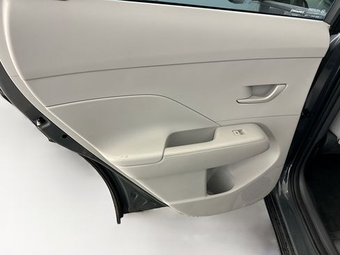 Used 2025 Hyundai Kona SEL image 27